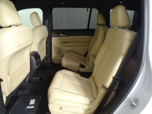 Used 2025 Jeep Grand Cherokee L Limited image 14