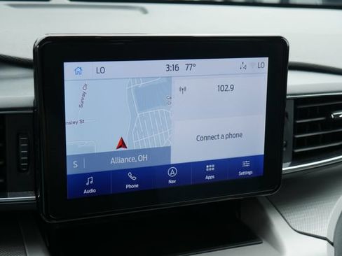 Used 2023 Ford Explorer XLT w/ Equipment Group 202A AWD/4WD image 21
