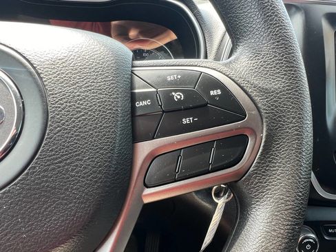 Used 2020 Jeep Cherokee Latitude image 14