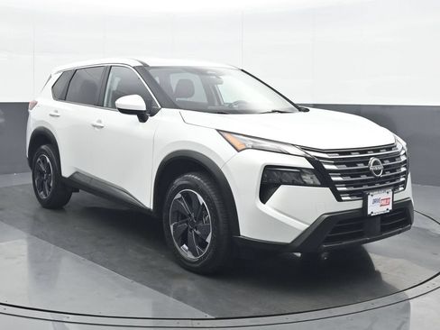 Used 2024 Nissan Rogue SV AWD/4WD image 9