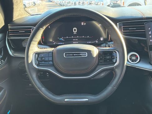 Used 2023 Jeep Grand Wagoneer Series III image 15