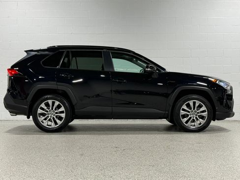 Used 2020 Toyota RAV4 XLE Premium AWD/4WD image 5
