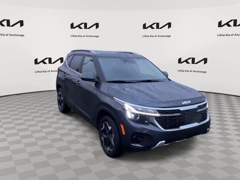 Certified 2025 Kia Seltos EX image 2
