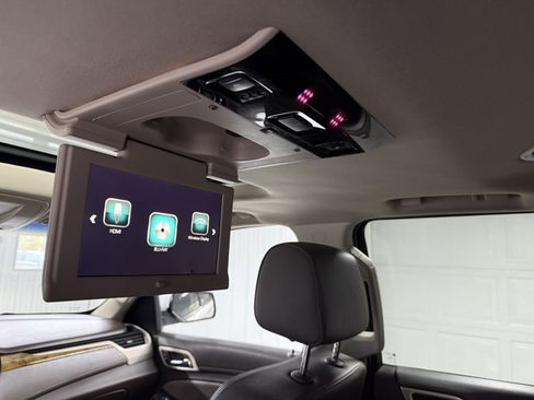 Used 2017 GMC Yukon XL Denali w/ Open Road Package image 29