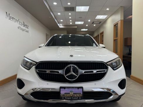 Certified 2025 Mercedes-Benz GLC 300 image 2