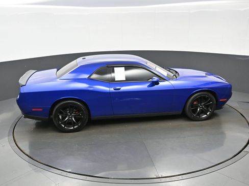 Used 2018 Dodge Challenger SXT w/ Blacktop Package RWD image 40