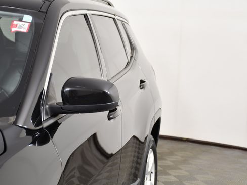 Used 2018 Jeep Compass Latitude w/ Cold Weather Group AWD/4WD image 13