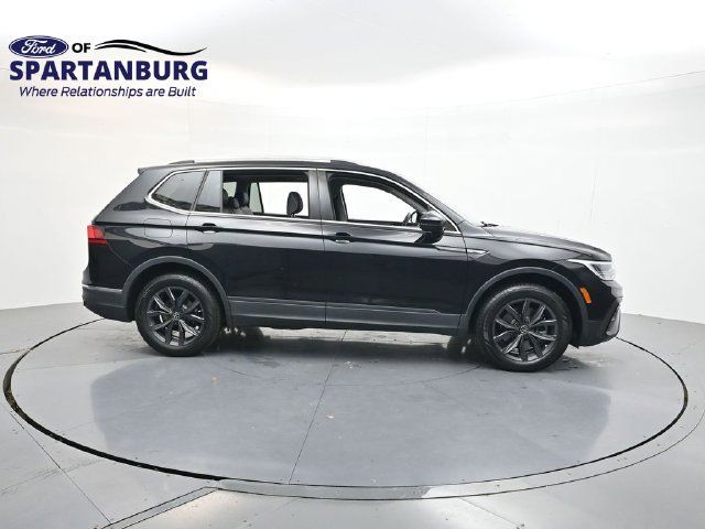 Used 2023 Volkswagen Tiguan SE FWD image 8