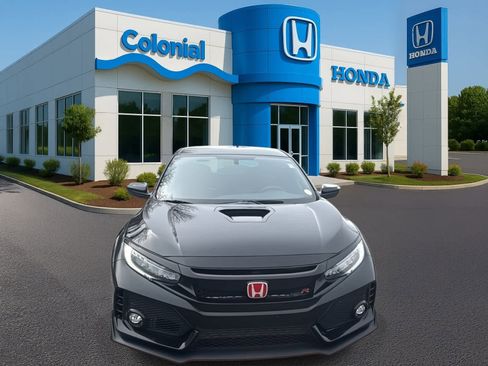 Used 2018 Honda Civic Type R image 9