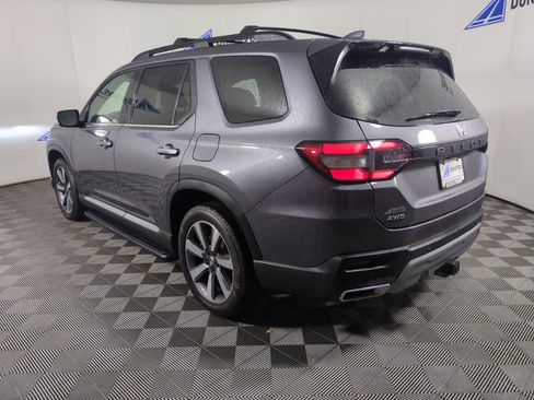 Certified 2025 Honda Pilot Touring image 4