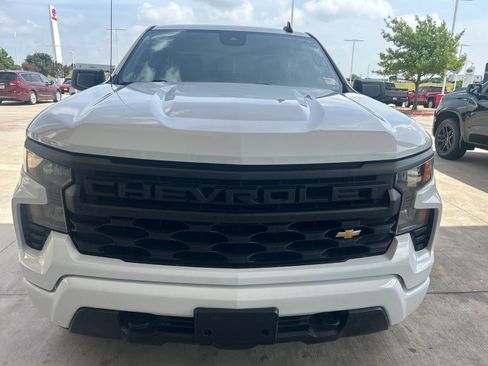 Used 2022 Chevrolet Silverado 1500 Custom RWD image 2