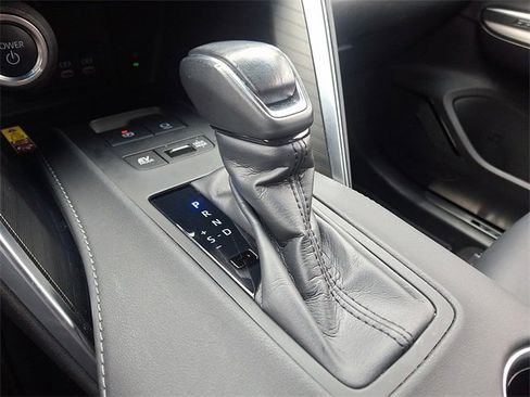 Used 2024 Toyota Venza Nightshade image 14