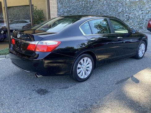 Used 2013 Honda Accord EX image 2