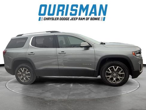 Used 2023 GMC Acadia SLE w/ Driver Convenience Package image 2