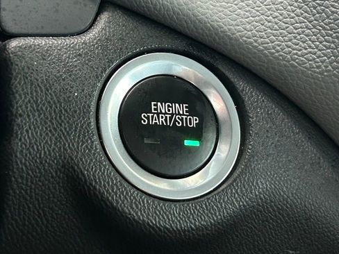 Used 2022 Chevrolet Equinox LS image 43