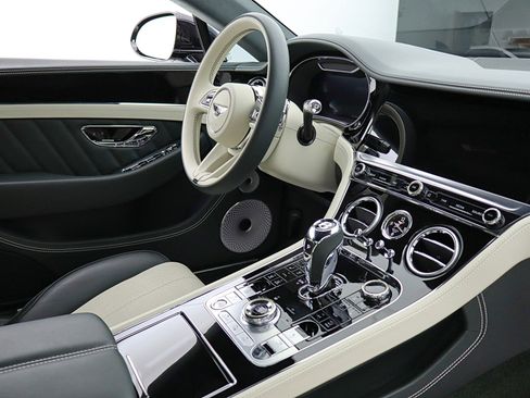 Used 2024 Bentley Continental GT V8 image 38