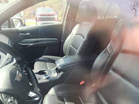 Used 2023 Cadillac XT4 Premium Luxury AWD/4WD image 2
