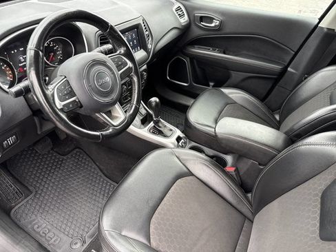 Used 2020 Jeep Compass Latitude w/ Cold Weather Group AWD/4WD image 12