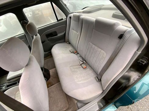 Used 1995 Saturn S-Series SL1 image 18