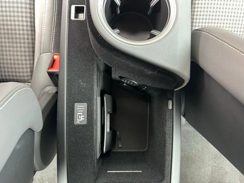 Certified 2025 Porsche Taycan Turbo AWD/4WD image 28