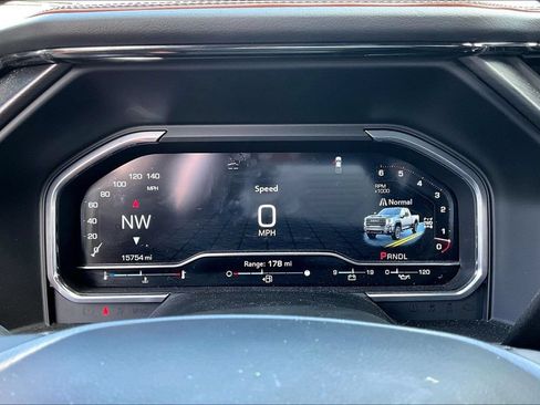 Used 2025 GMC Sierra 2500 AT4 w/ AT4 Premium Plus Package AWD/4WD image 14