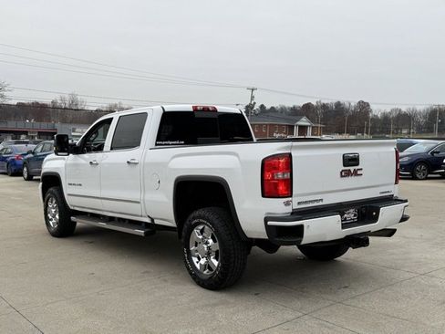 Used 2016 GMC Sierra 2500 Denali w/ Suspension Package, Off-Road image 5