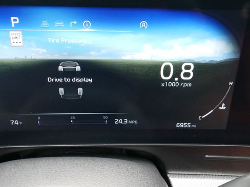 Certified 2025 Kia Sportage SX image 24