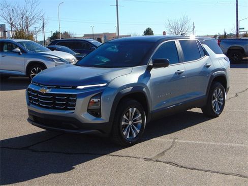 Used 2025 Chevrolet Equinox LT w/ Safety and Technology Package image 8