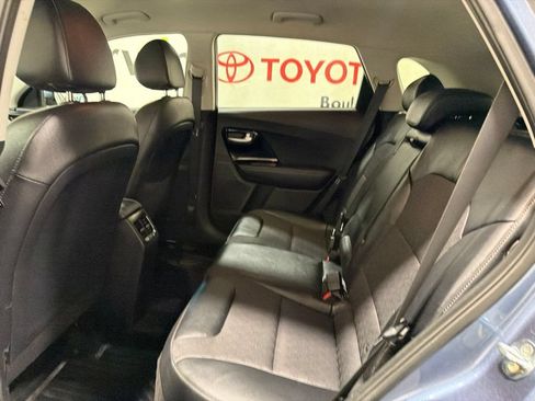 Used 2022 Kia Niro EX FWD image 18