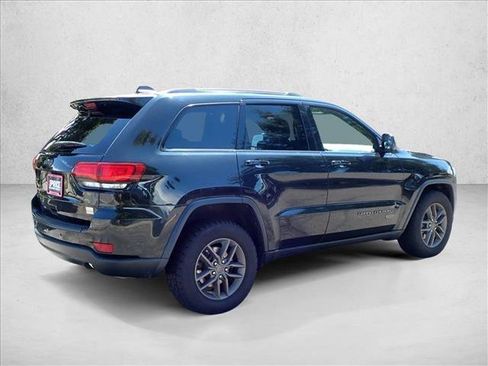 Used 2016 Jeep Grand Cherokee Laredo 75th Anniversary AWD/4WD image 4