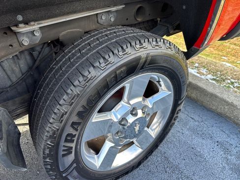 Used 2019 Chevrolet Silverado 2500 LT w/ LT Convenience Package image 11