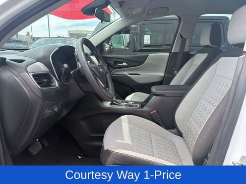 Used 2022 Chevrolet Equinox LS FWD image 9
