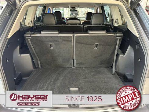 Used 2025 Volkswagen Atlas SE AWD/4WD image 35
