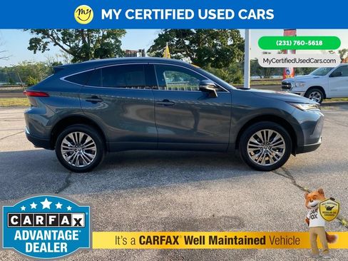 Used 2024 Toyota Venza XLE AWD/4WD image 4