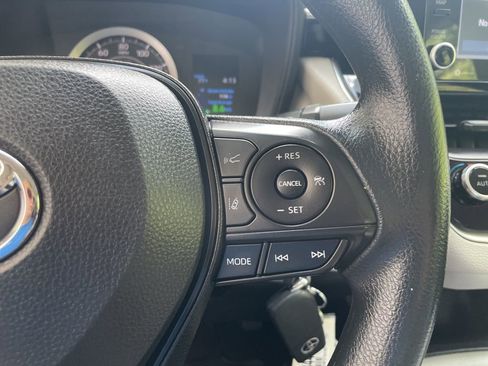 Used 2022 Toyota Corolla LE image 13