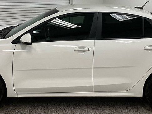 Used 2022 Kia Rio LX image 8
