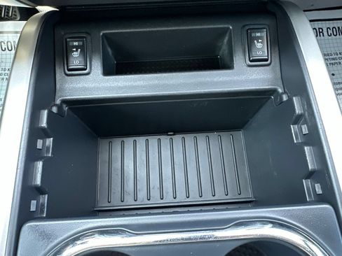 Used 2020 Nissan Titan SV w/ SV Convenience Package AWD/4WD image 67