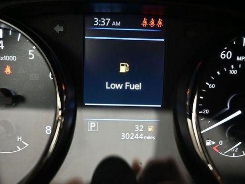 Used 2022 Nissan Rogue Sport S image 14