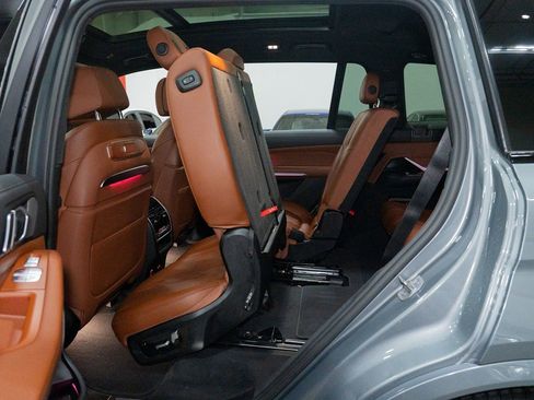 Used 2023 BMW X7 M60i image 36