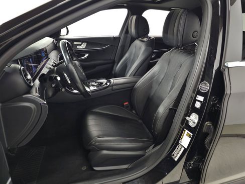 Used 2017 Mercedes-Benz E 300 4MATIC image 16