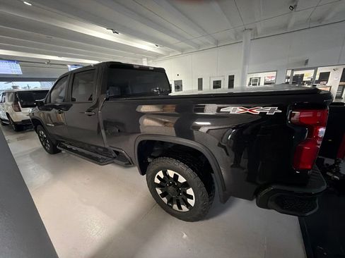 Used 2020 Chevrolet Silverado 2500 Custom w/ Custom Value Package AWD/4WD image 3