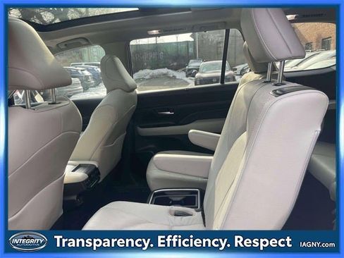 Used 2024 Toyota Grand Highlander XLE image 12