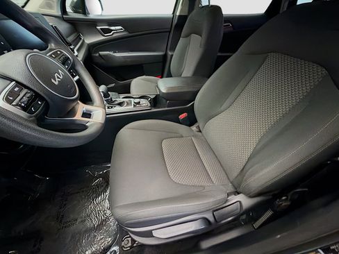 Used 2023 Kia Sportage LX AWD/4WD image 11