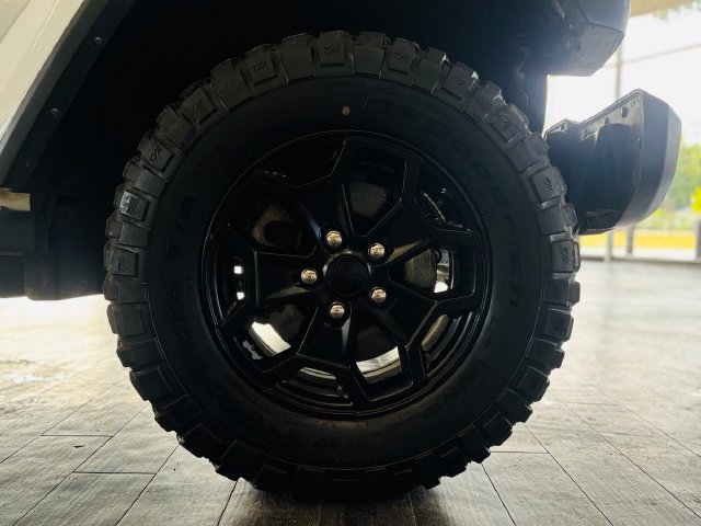 Used 2023 Jeep Gladiator Sport AWD/4WD image 27