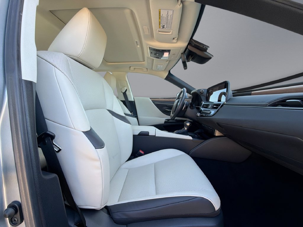 Certified 2025 Lexus ES 300h w/ Premium Package FWD image 16