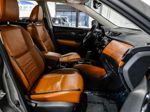 Used 2018 Nissan Rogue SL w/ Premium Package image 42