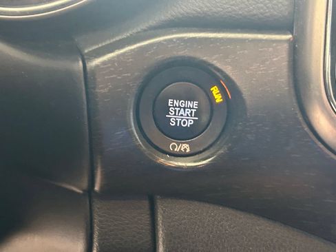 Used 2017 Jeep Grand Cherokee Altitude RWD image 46