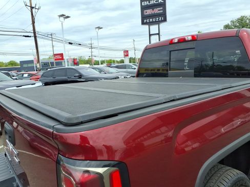 Used 2017 GMC Sierra 1500 SLT AWD/4WD image 19