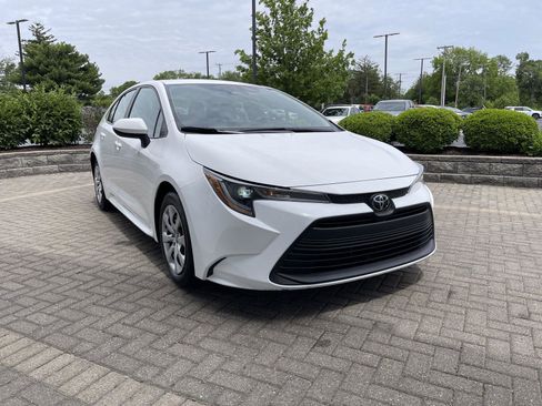 Used 2023 Toyota Corolla LE FWD image 7