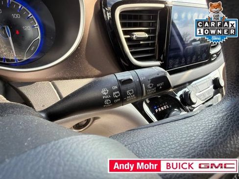 Used 2017 Chrysler Pacifica Touring FWD image 28